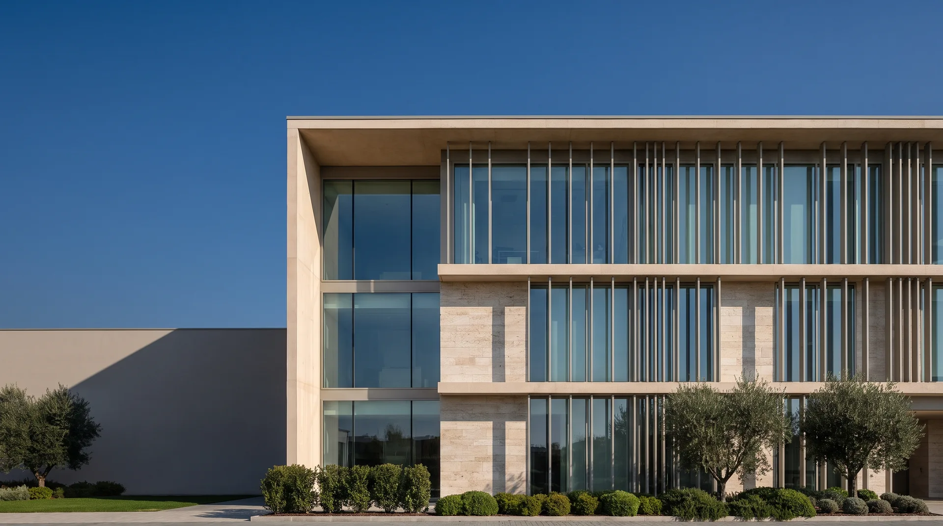 Edificio contemporaneo per aziende e uffici